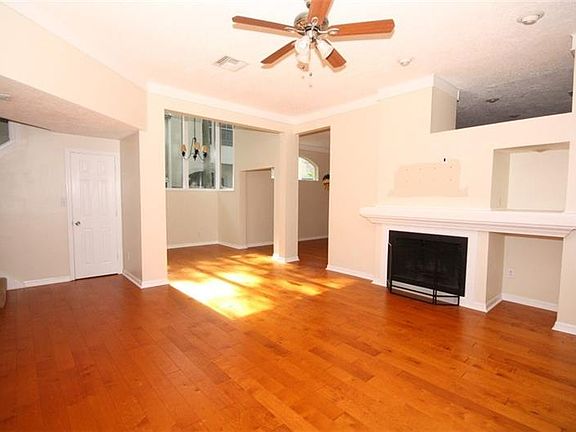 3rd image of 784 S Pennsylvania Ave #3