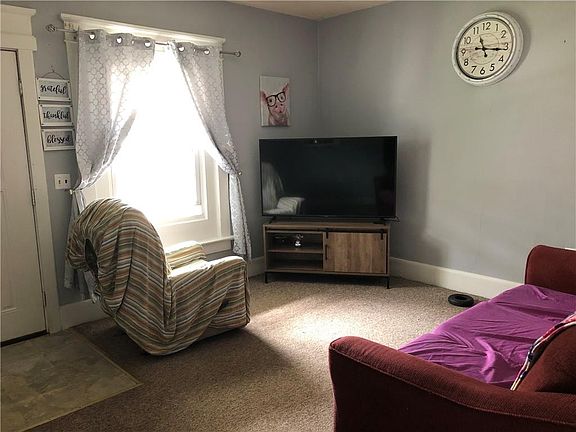 3rd image of 1156 W 22nd St