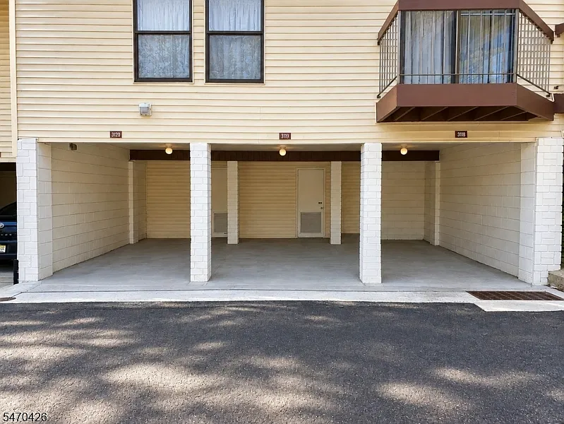 2 bed, 1.5 bath, $2,500 — Photo 2