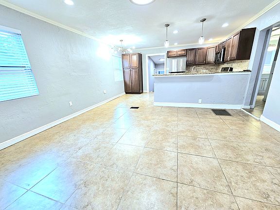 2nd image of 3233 20th St N
