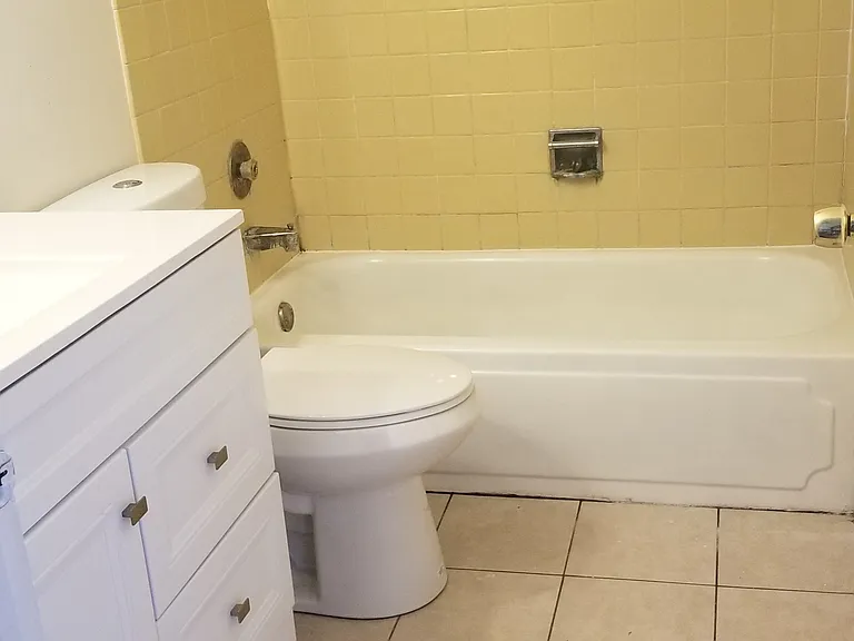 863 White Oak Ln — Photo 12