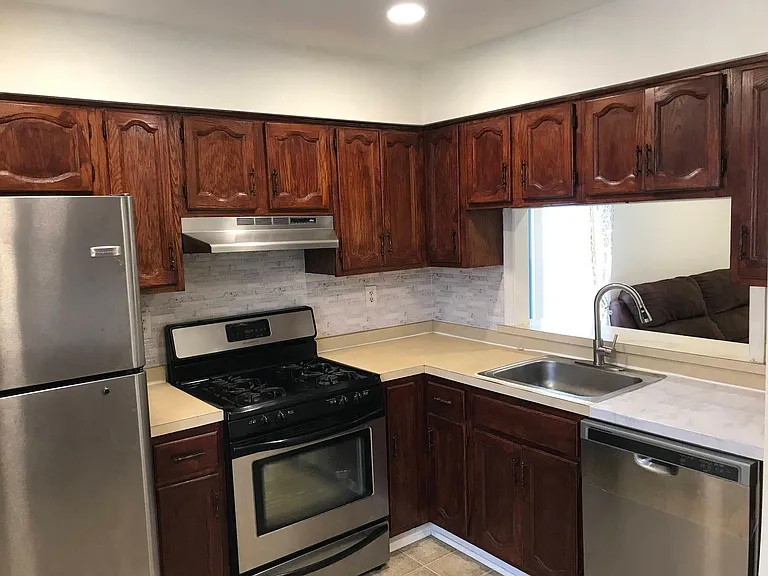604 Woodbridge Commons Way #604 — Photo 8