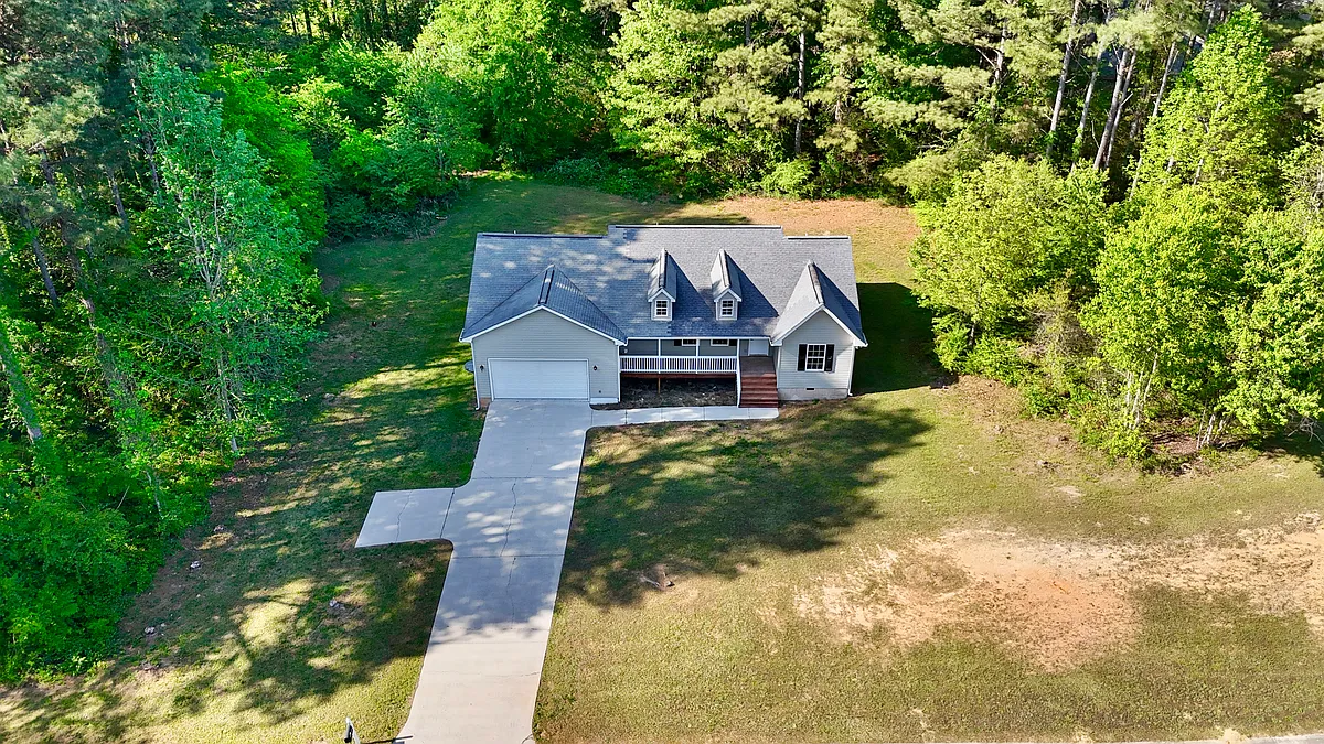 Building Photo - 160 Briar Ridge Rd NW