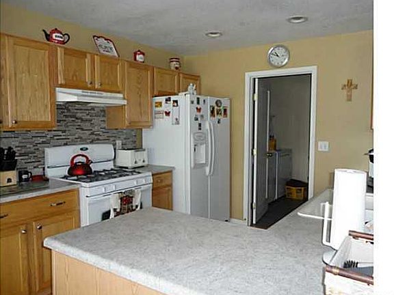 5th image of 6975 Lakeside Dr