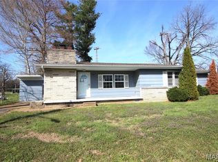 527 Virginia St, Farmington, MO 63640