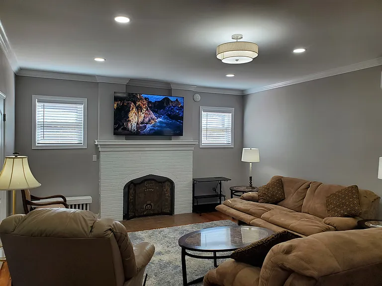 210 S Lynn Ave — Photo 63