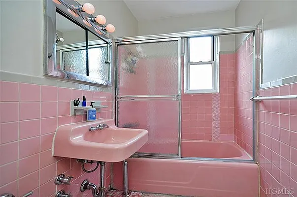 Sold by Re/Max In The City | media 8