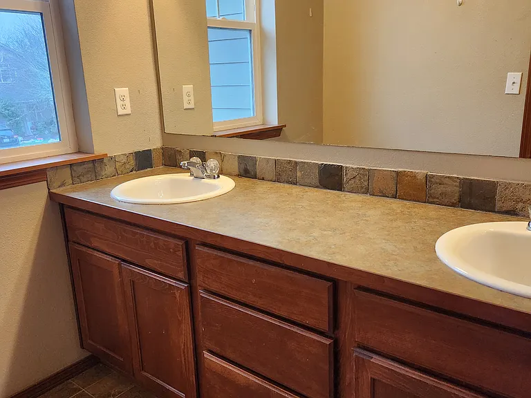 Main bedroom bath