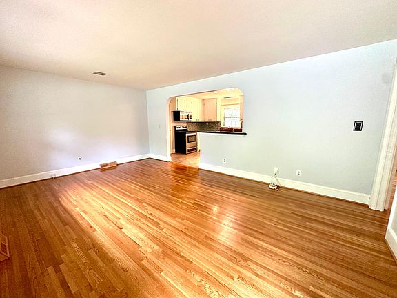 3rd image of 4838 Amity Pl