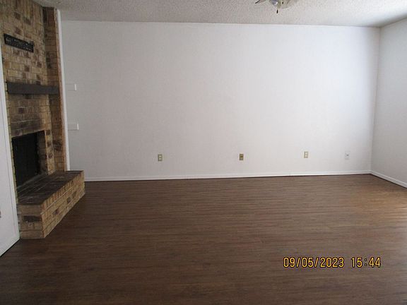 2nd image of 523 Claire Ct