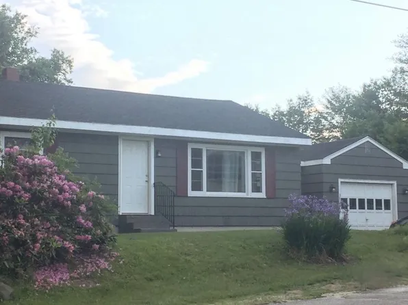 38 Summer St, Mechanic Falls, ME 04256