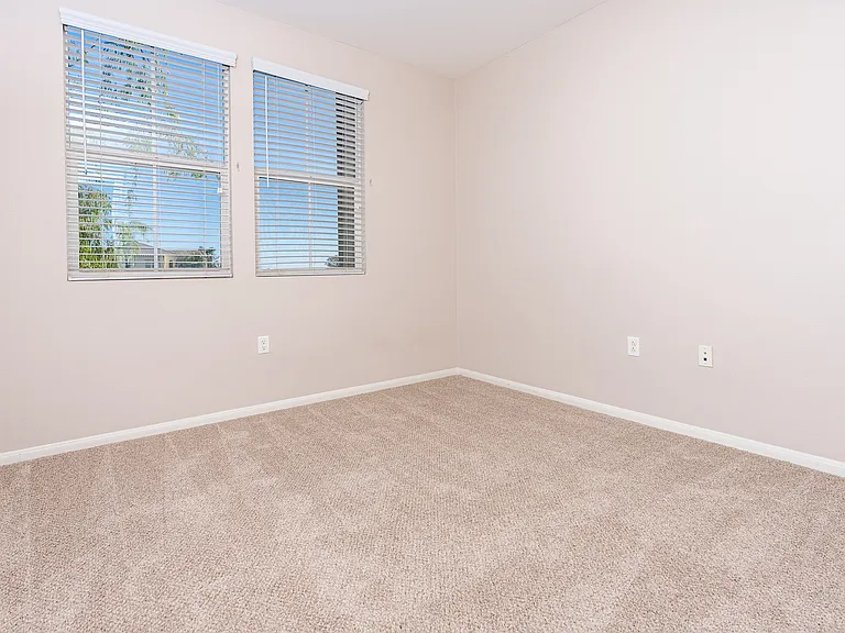 College Park Apartments — Photo 30