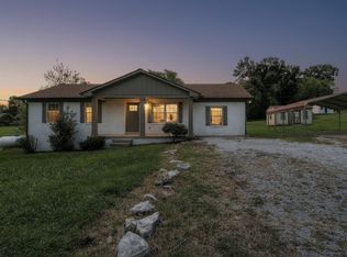 210 Crenshaw Rd, Hartsville, TN 37074