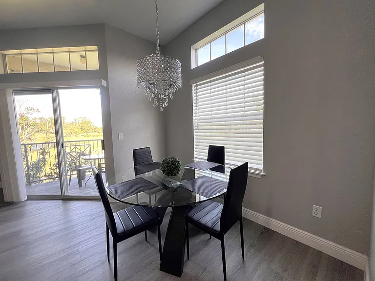 7340 Westpointe Blvd — Photo 7