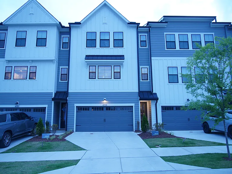 4709 Cypress Tree Ln — Photo 2