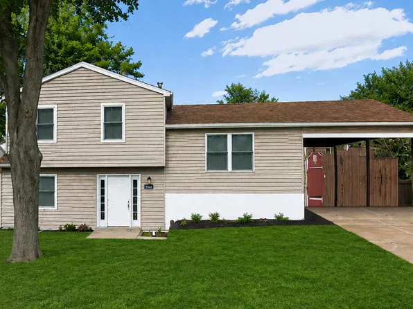 2355 Oakwood Manor Dr, Florissant, MO 63031