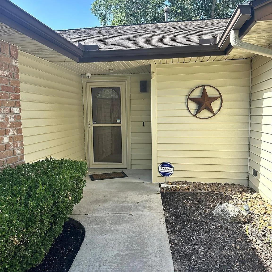 3 bed, 2.0 bath, 1545 sqft, $2,100 — Photo 4