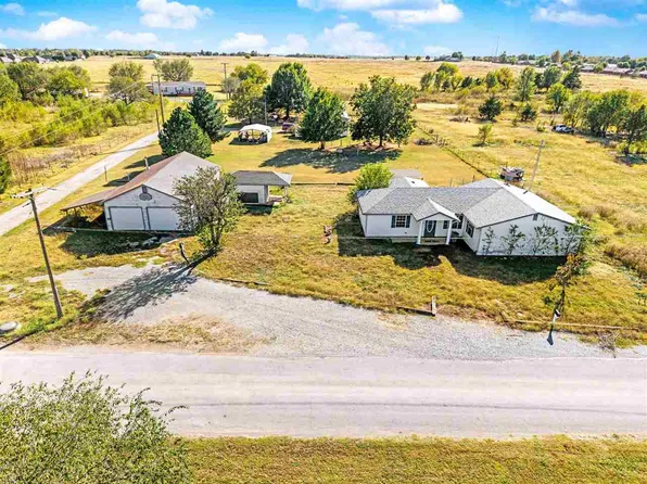 1106 E Floyd Ave, Apache, OK 73006