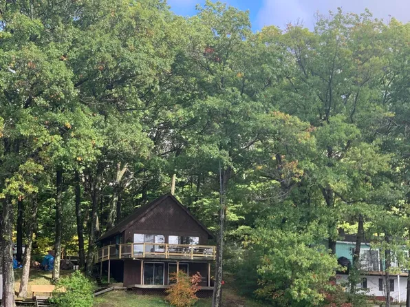 593 N 72nd Ave, Hart, MI 49420