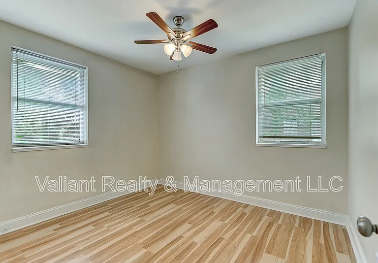 2358 Herschel St #3 — Photo 18
