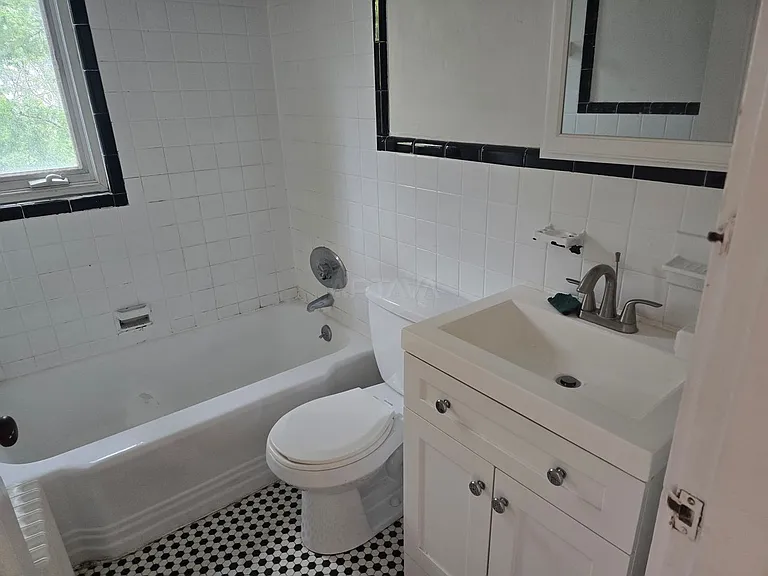 15 Forest St #51 — Photo 2