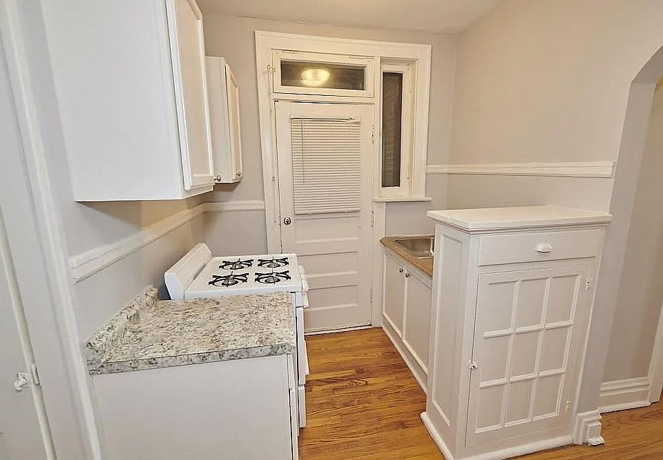 1st image of 5101 S Kingshighway Blvd #27