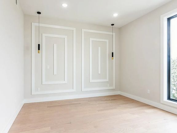 5th image of 221 Columbia Ave #2