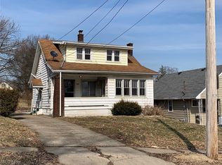 824 E Dewey Ave, Youngstown, OH