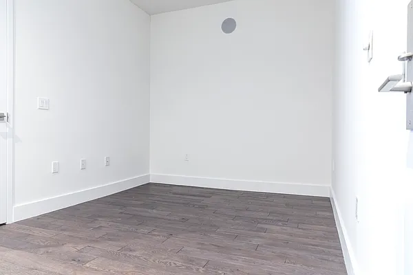 Rented by Kahen Properties | media 19