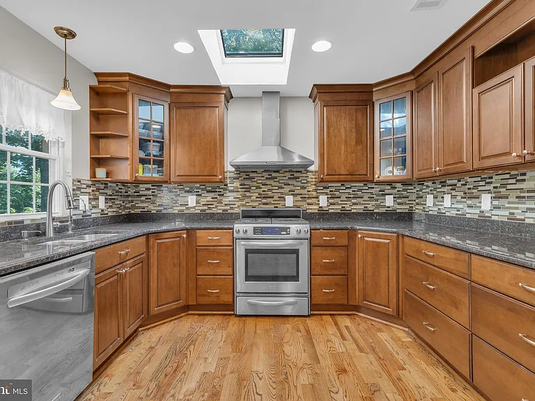 7205 Van Ness Ct — Photo 13
