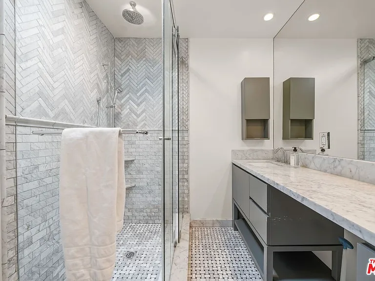 9023 Alto Cedro Dr — Photo 47