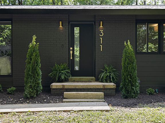 5th image of 311 N Estes Dr