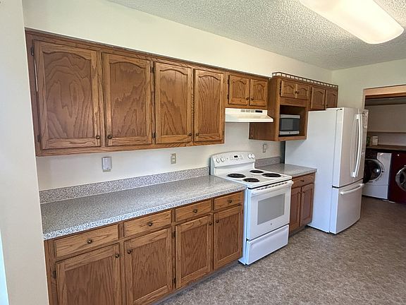4th image of 2494 Brookfield Dr