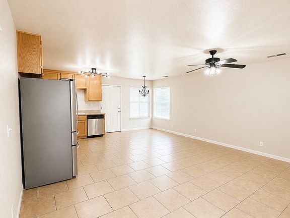 3rd image of 2518 6th St