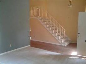 2nd image of 180 Leeward Ln