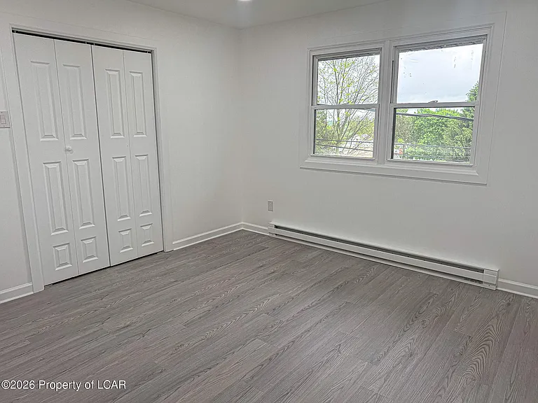 830 E 7th St #2 — Photo 19