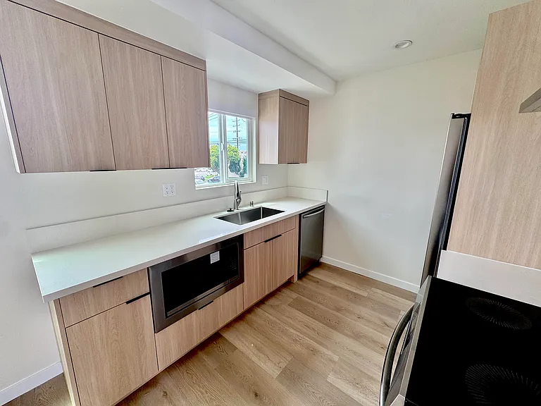 1302 Amethyst St #D — Photo 5