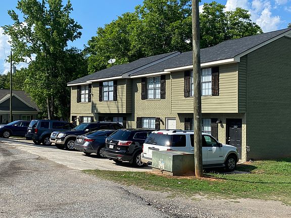 2nd image of 425 Lakewood Dr SW #436