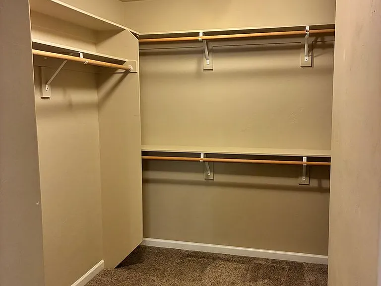 530 Saint Augustine Dr — Photo 10