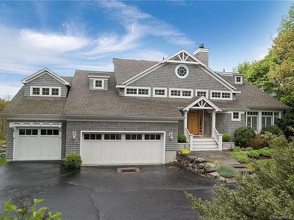 2nd image of 239 Montauk Ave