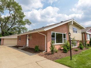 9233 Parkside Ave, Oak Lawn, IL 60453