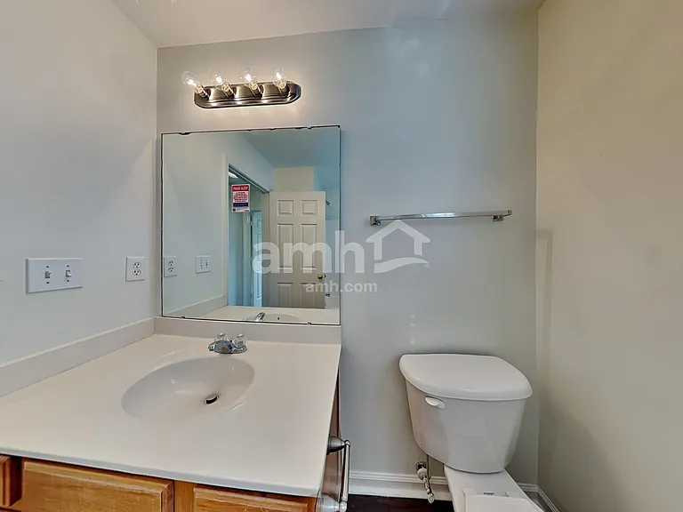 218 Bellport Dr — Photo 13