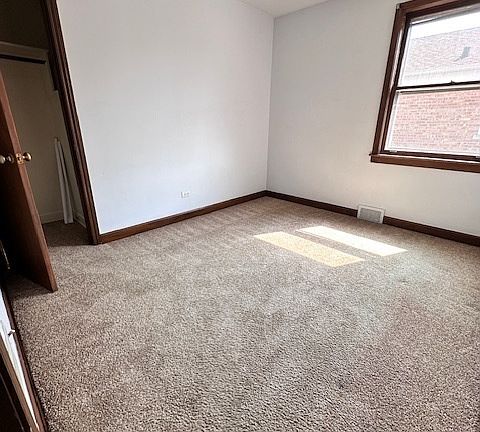5th image of 2934 Ernst St