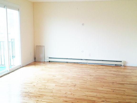 3rd image of 145 Beach 26 St