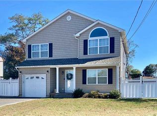 Monroe Ave, Massapequa, NY 11758