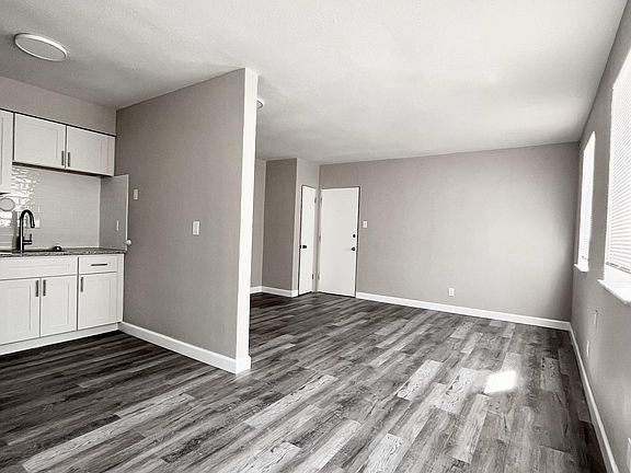 5th image of 4250 Miami St APT B1