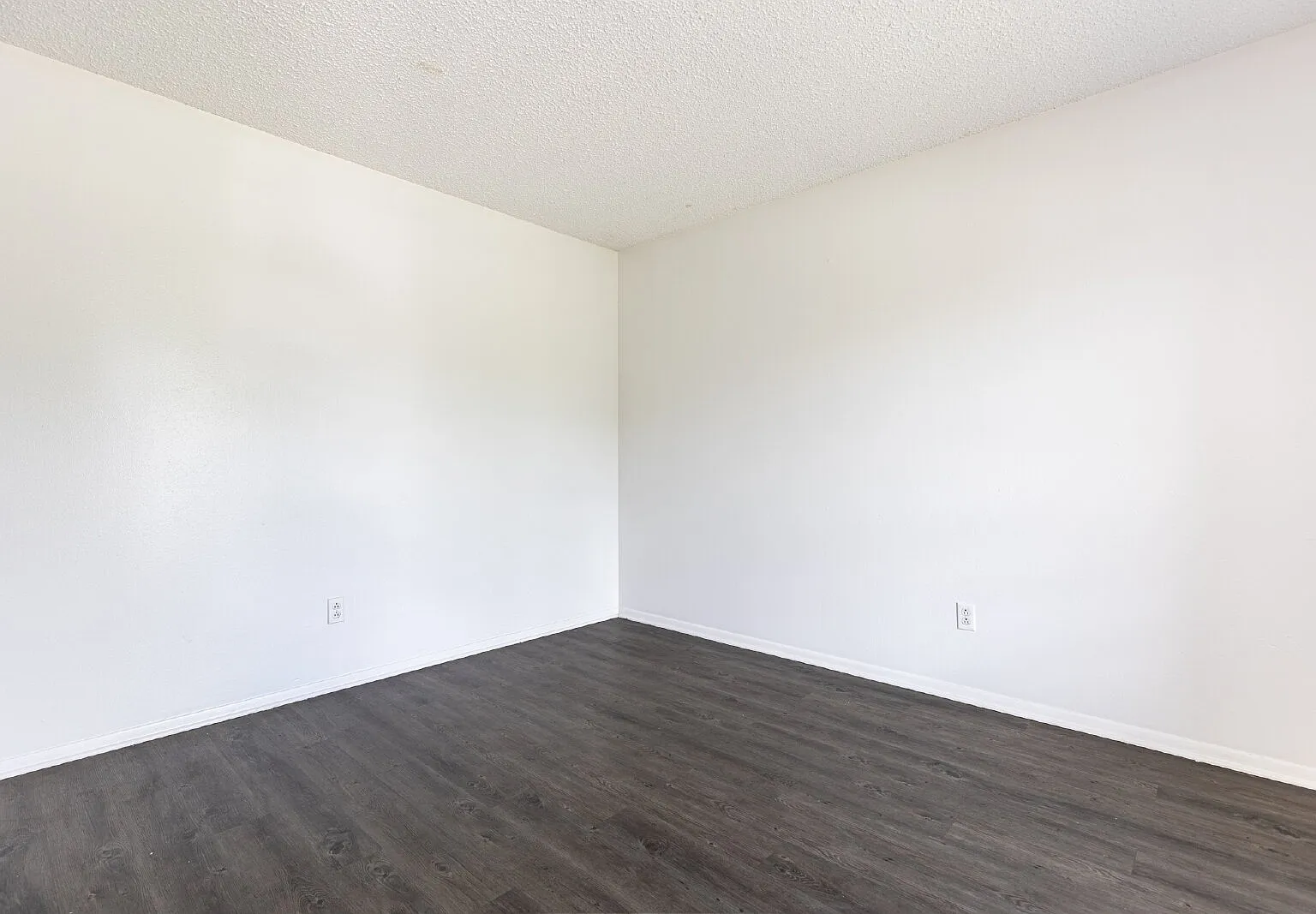 3 bed, 1.5 bath, 962 sqft, $1,195 — Photo 4