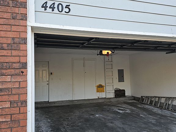 5th image of 4405 W Toledo St