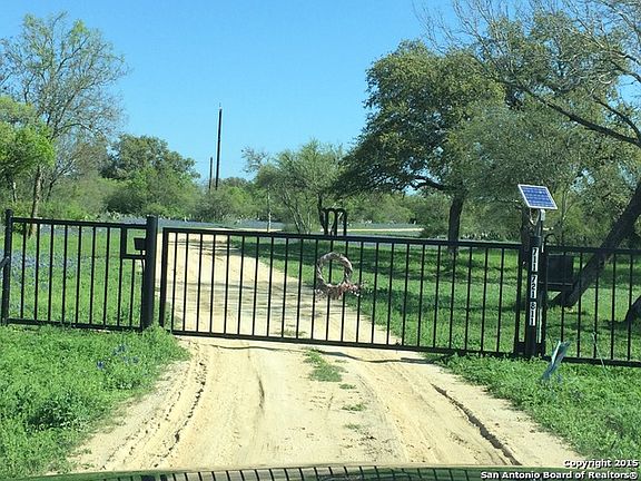 4th image of 811 County Road 485