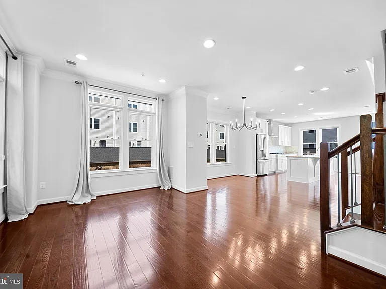 1121 S Lincoln St — Photo 21